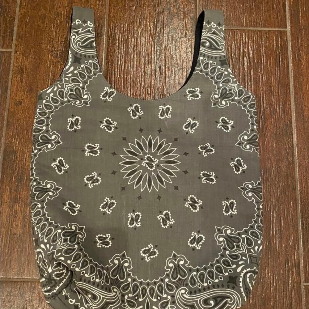 Yaito Paisley Knot Bag in Silver Cotton
